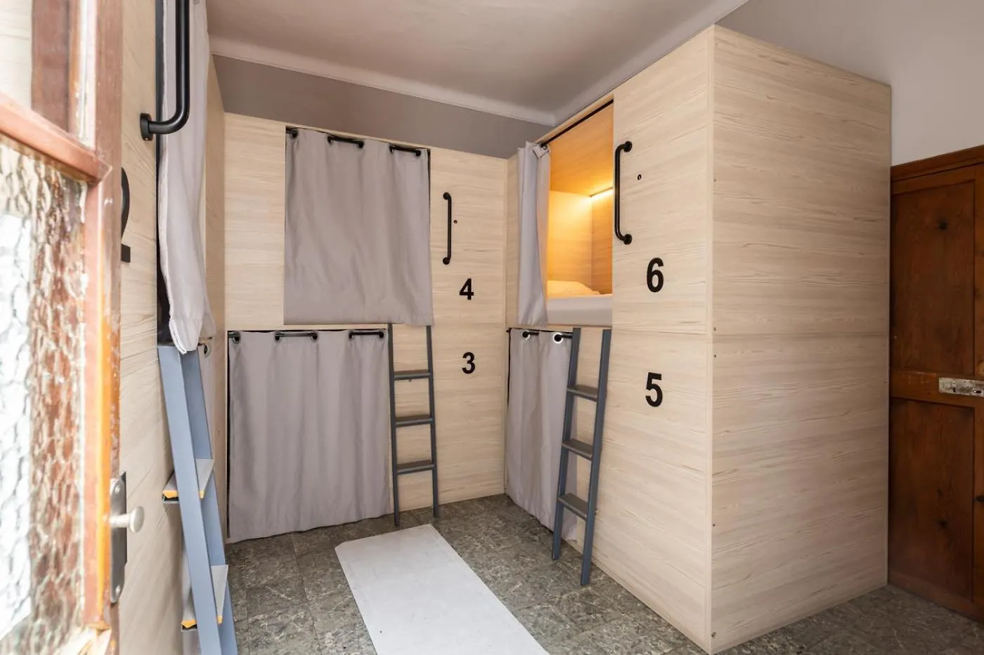 El Josemari Youth Hostel - Albergue Juvenil Πάλμα ντε Μαγιόρκα 0*,  Ισπανία