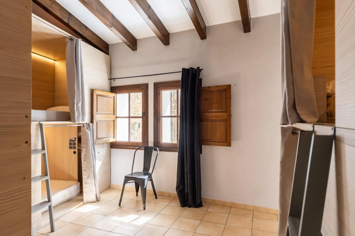 El Josemari Youth Hostel - Albergue Juvenil Πάλμα ντε Μαγιόρκα