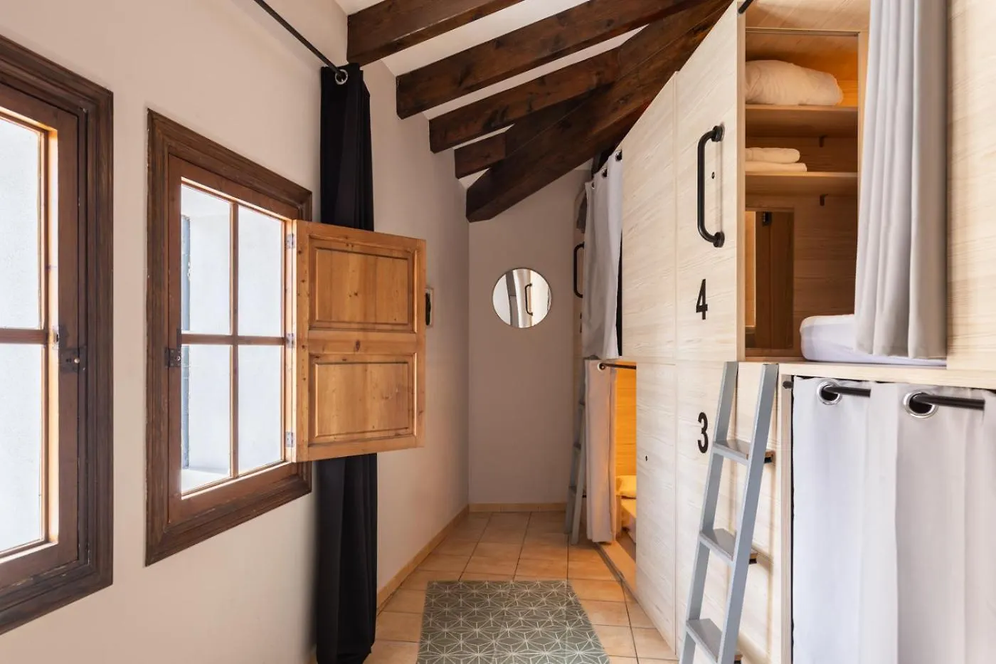 El Josemari Youth Hostel - Albergue Juvenil Πάλμα ντε Μαγιόρκα 0*,